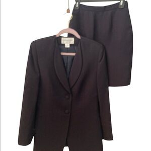 Black Mini Sophisticated Tailored Black Suit Size 4